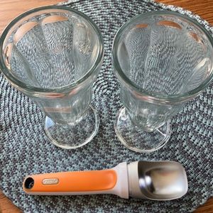 Ice cream dishes and scoop
